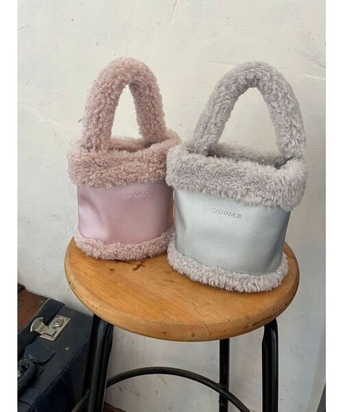 CALNAMUR(カルナムール)の「2WAYシャイニーボアバッグ(ハンドバッグ・レディース・ピンク/グレー・FREE)」の12枚目の写真