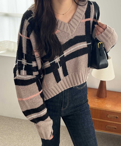 nelliy.(ネルリー)の「チェック柄ニットプルオーバー(ニット/セーター・レディース・グレー/ピンク・LARGE/MEDIUM)」の7枚目の写真