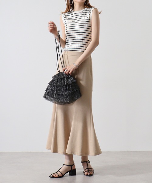 ＆soiree（アンドソワレ）の「&soiree ラメシアープリーツフリル巾着バック（ハンドバッグ・レディース・ブラック/シルバー・FREE）」の5枚目の写真