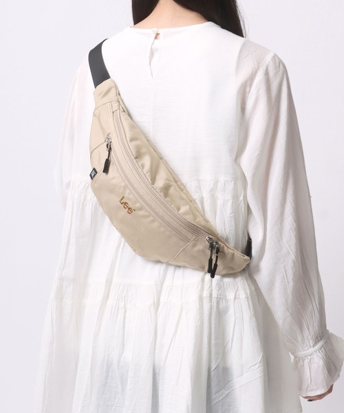 Lee（リー）の「Lee/リー ロゴ ワンポイント刺繍 撥水 ウエストバッグ/ボディバッグ/レディース メンズ（ボディバッグ/ウエストポーチ・レディース・グレー/カーキ/ベージュ/ブラック・FREE）」の3枚目の写真