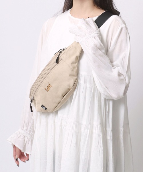 Lee（リー）の「Lee/リー ロゴ ワンポイント刺繍 撥水 ウエストバッグ/ボディバッグ/レディース メンズ（ボディバッグ/ウエストポーチ・レディース・グレー/カーキ/ベージュ/ブラック・FREE）」の16枚目の写真