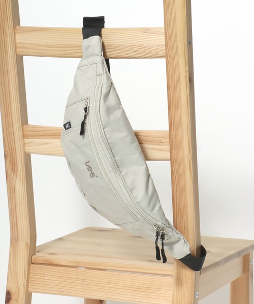 Lee（リー）の「Lee/リー ロゴ ワンポイント刺繍 撥水 ウエストバッグ/ボディバッグ/レディース メンズ（ボディバッグ/ウエストポーチ・レディース・グレー/カーキ/ベージュ/ブラック・FREE）」の13枚目の写真