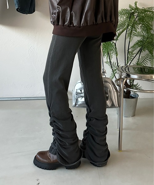 sedacle girl(セダクルガール)の「裾シャーリング裏毛レギンスパンツ(その他パンツ・レディース・ブルー/ブラック・SMALL/MEDIUM)」の4枚目の写真