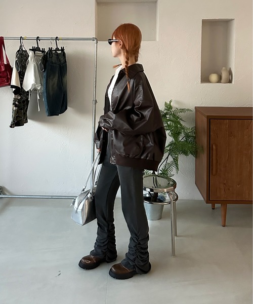 sedacle girl(セダクルガール)の「裾シャーリング裏毛レギンスパンツ(その他パンツ・レディース・ブルー/ブラック・SMALL/MEDIUM)」の9枚目の写真