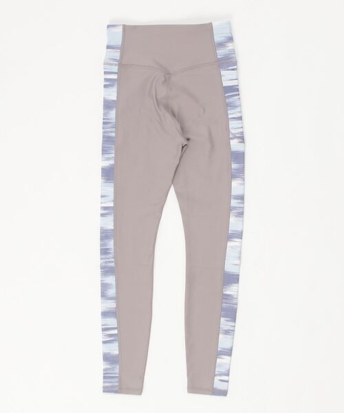 UNDER ARMOUR（アンダーアーマー）の「アンダーアーマー  UAヒートギア プリント レギンス（レギンス/スパッツ・レディース・ネイビー/ブラウン/ブラック・S/M/L/XL）」の4枚目の写真