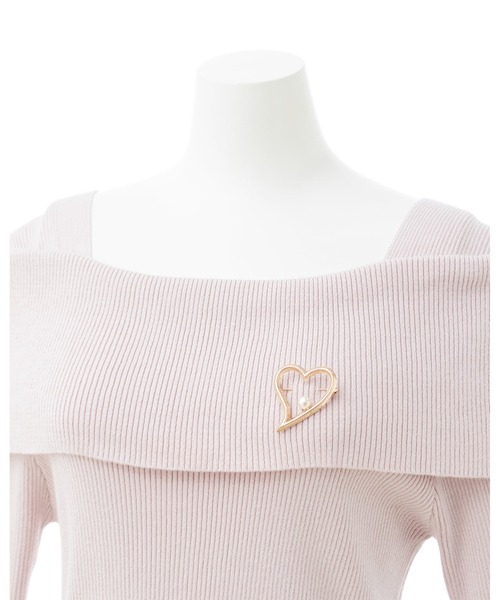 INGNI(イング)の「ブローチ付オフショルニット/A(ニット/セーター・レディース・ホワイト系その他/ピンク/ブラック/グレー系3/オフホワイト/ブラック系その他/チャコールグレー・M)」の18枚目の写真