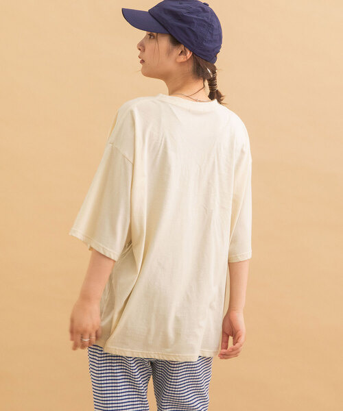POU DOU DOU(プードゥドゥ)の「オーバーサイズアソートロゴプリントTee(Tシャツ/カットソー・レディース・オフホワイト/オートミール/キナリ・M)」の11枚目の写真
