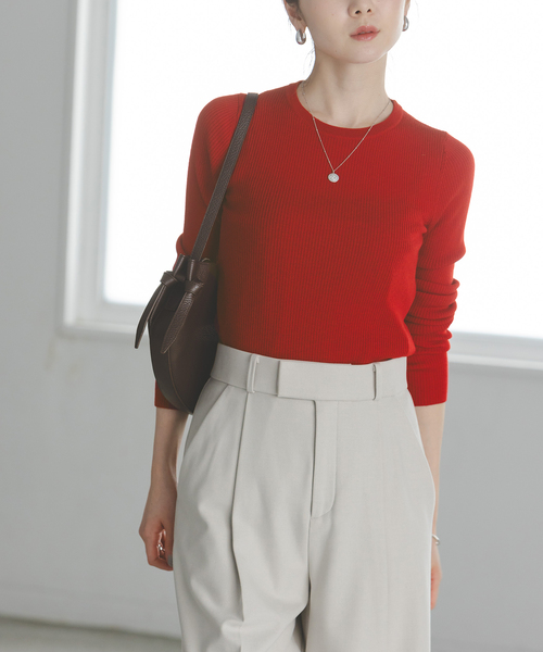 Noble(ノーブル)の「《追加2》リブクルーネックニット(ニット/セーター・レディース・ホワイト/ブラック/レッド/キャメル・FREE)」の4枚目の写真