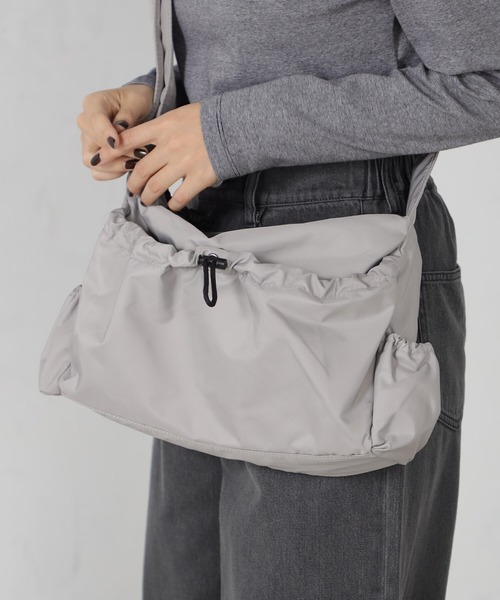 FOUND GOOD（ファウンドグッド）の「カタラクチンマルチPショルダー（ショルダーバッグ・レディース・ブラック/ピンク系5/ベージュ/グリーン系8/グレー系5・FREE）」の3枚目の写真