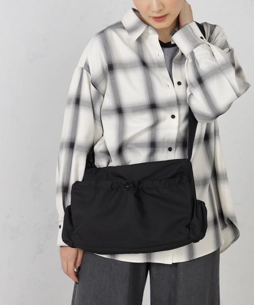 FOUND GOOD（ファウンドグッド）の「カタラクチンマルチPショルダー（ショルダーバッグ・レディース・ブラック/ピンク系5/ベージュ/グリーン系8/グレー系5・FREE）」の6枚目の写真