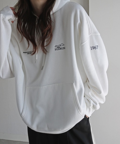 COURO（コウロ）の「【FOXRUN/フォックスラン】 別注 3ポイント刺繍ルーズシルエットプルオーバーパーカー（パーカー・レディース・グレー/ブラック/ホワイト/ネイビー/ブラック系/グレー系/チャコール/オートミール・M/L）」の10枚目の写真