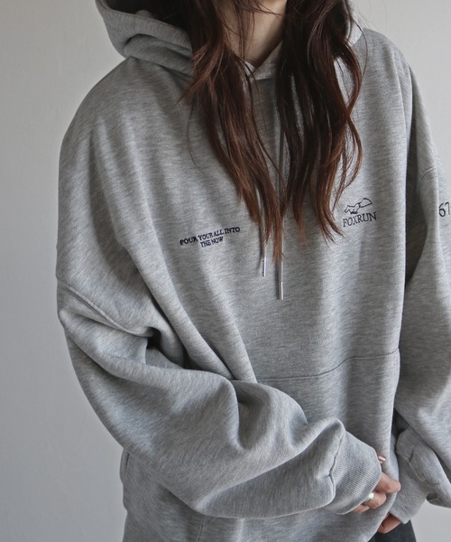 COURO（コウロ）の「【FOXRUN/フォックスラン】 別注 3ポイント刺繍ルーズシルエットプルオーバーパーカー（パーカー・レディース・グレー/ブラック/ホワイト/ネイビー/ブラック系/グレー系/チャコール/オートミール・M/L）」の21枚目の写真