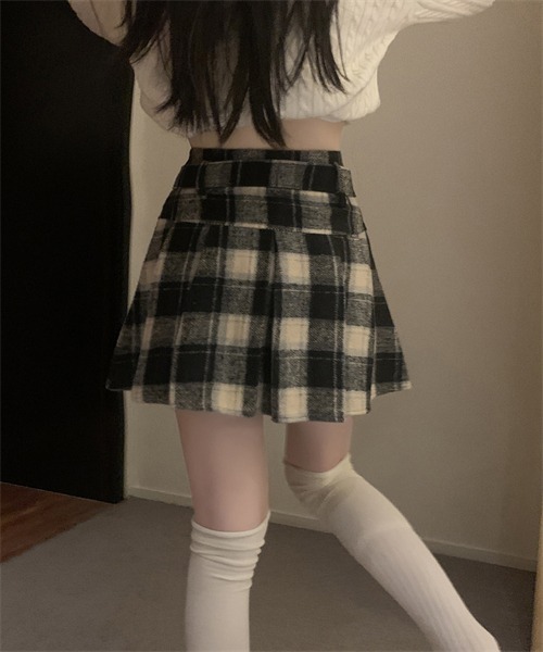 FREE STYLISTS(フリー スタイリスト)の「ウエストベルト付き チェック柄プリーツ ミニスカート(スカート・レディース・レッド/ブラック/カーキ・M/L/S)」の9枚目の写真
