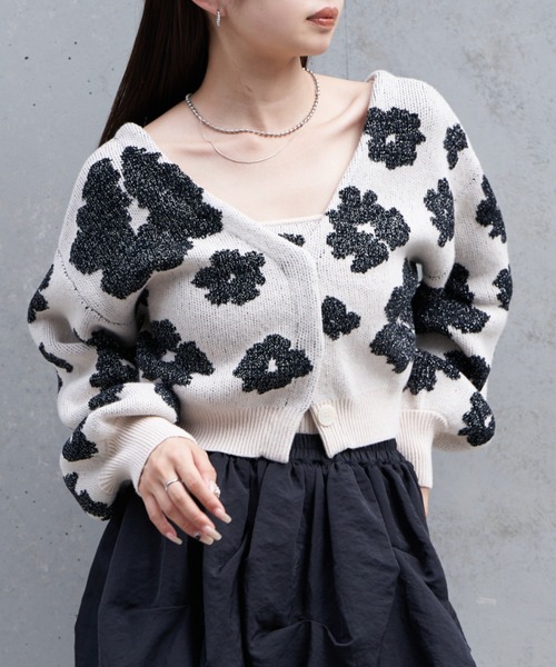 RAY CASSIN(レイカズン)の「【2点セット】花柄ジャガードCDキャミセット(カーディガン/ボレロ・レディース・ブラック系その他2/ベージュ系その他2/ブルー系その他2・FREE)」の2枚目の写真