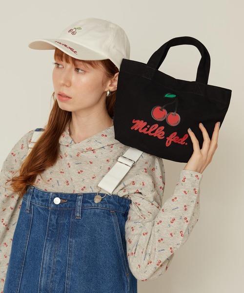MILKFED.(ミルクフェド)の「RHINESTONE CHERRY CAP(キャップ・レディース・オフホワイト/ブラック/ライトピンク・ONE SIZE)」の18枚目の写真