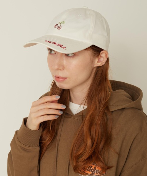 MILKFED.(ミルクフェド)の「RHINESTONE CHERRY CAP(キャップ・レディース・オフホワイト/ブラック/ライトピンク・ONE SIZE)」の11枚目の写真