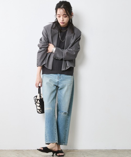 CHIC STYLE（シックスタイル）の「クロップドテーラードジャケット ＜大きいサイズ有＞シックスタイル（テーラードジャケット・レディース・グレー/ブラック・M/L/LL/3L/4L/5L）」の3枚目の写真