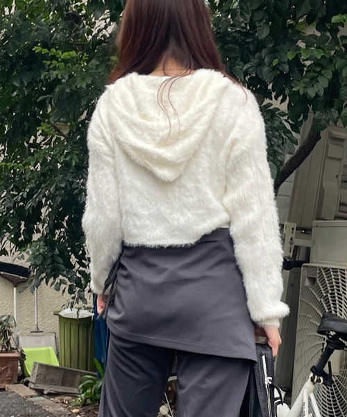 ROGER AND RAW(ロジャーアンドロウ)の「ショート丈シャギージップパーカー(ニット/セーター・レディース・ホワイト/ピンク/ブラック/グレー・FREE)」の17枚目の写真