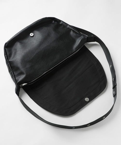 MSG（エムエスジー）の「合皮メタルロゴショルダーバッグ（ショルダーバッグ・メンズ・ブラック・F）」の12枚目の写真