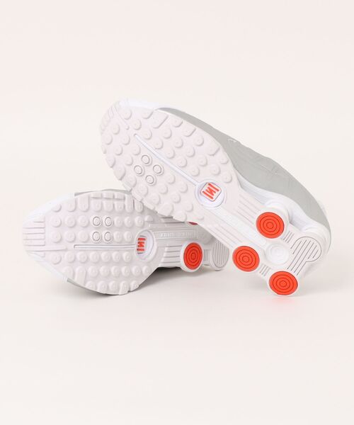 NIKE（ナイキ）の「【NIKE】AR3565-101 ﾅｲｷ ｳｨﾒﾝｽﾞ ｼｮｯｸｽ R4（スニーカー・レディース・ホワイト・25cm/24.5cm/24cm/23.5cm/23cm）」の7枚目の写真