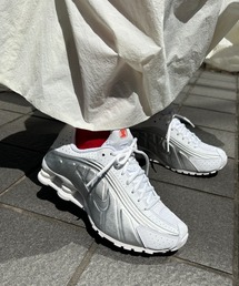 【NIKE】AR3565-101 ナイキ ウィメンズ ショックス R4