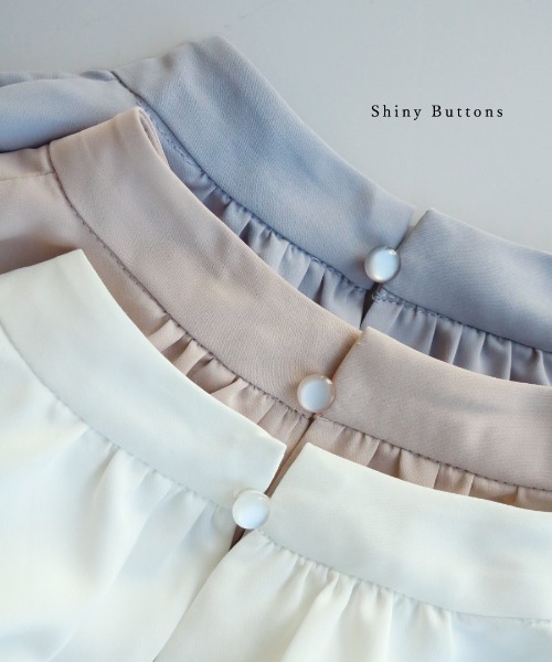 WHITE JOOLA（ホワイトジョーラ）の「【 一枚でサマになる 】ソフトデシン・バルーンスリーブブラウス（シャツ/ブラウス・レディース・グレイッシュブルー/オフホワイト/ベージュ・L/M/S）」の7枚目の写真