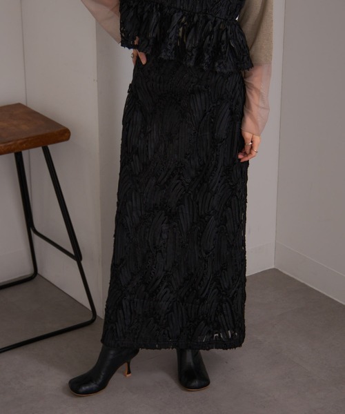 MAISON BREEZE（メゾンブリーズ）の「【MAISON BREEZE】ラインレースストレートスカート DTK（スカート・レディース・ブラック/アイボリー・FREE）」の2枚目の写真