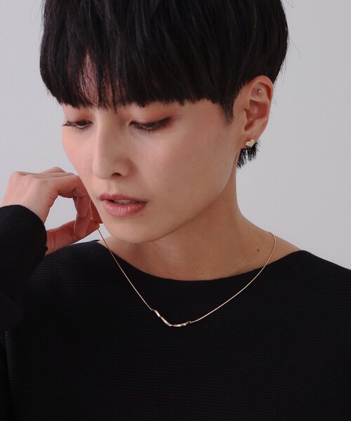 OPAQUE.CLIP(オペークドットクリップ)の「ねじりメタルバーネックレス(ネックレス・レディース・ゴールド/シルバー・00)」の7枚目の写真