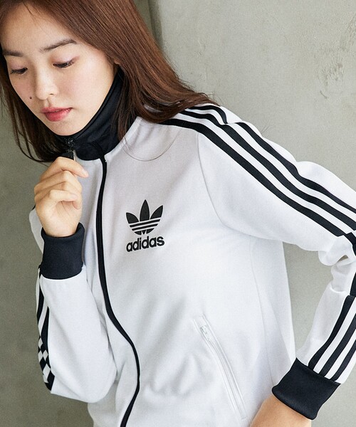 adidas（アディダス）の「adidas/アディダス BECKENBAUER TRACKTOP/ベッケンバウアー クラシック トラックトップ　限定展開（ブルゾン・レディース・ホワイト/ブラック/サックスブルー・MEDIUM/LARGE）」の6枚目の写真