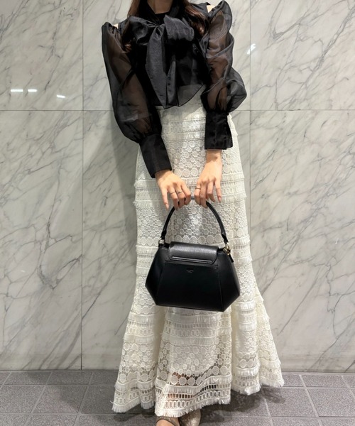 SELFIST（セルフィスト）の「【VOCE掲載】マルチWAYリボン付きショルダースリットシアーブラウス　春服　着まわし（シャツ/ブラウス・レディース・オフホワイト/ブラック/ピンク・フリー）」の8枚目の写真