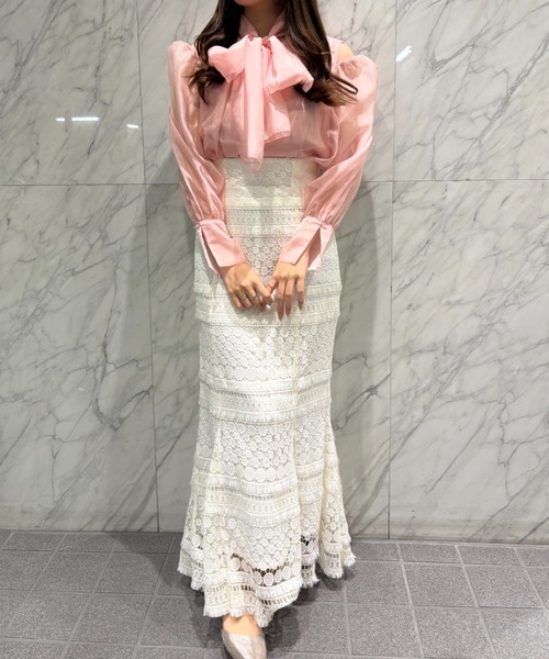 SELFIST（セルフィスト）の「【VOCE掲載】マルチWAYリボン付きショルダースリットシアーブラウス　春服　着まわし（シャツ/ブラウス・レディース・オフホワイト/ブラック/ピンク・フリー）」の9枚目の写真