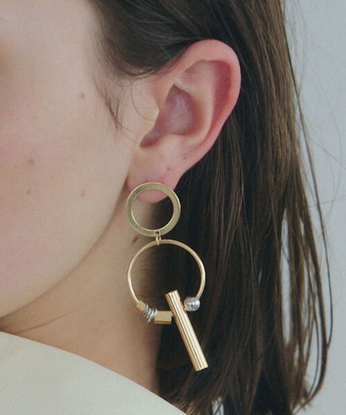 YECCA VECCA（イェッカヴェッカ）の「MIXデザインピアス（ピアス（両耳用）・レディース・シルバー/ゴールド・FREE）」の2枚目の写真