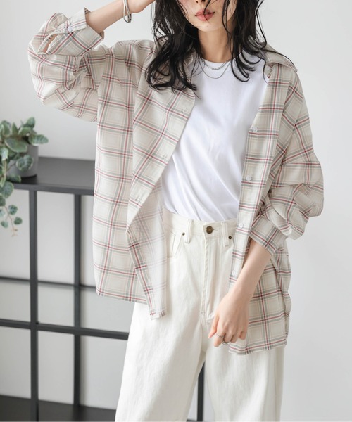 La-gemme（ラジェム）の「オーバーサイズ チェック柄シアーシャツ（シャツ/ブラウス・レディース・ベージュ/ブラック・フリー）」の3枚目の写真