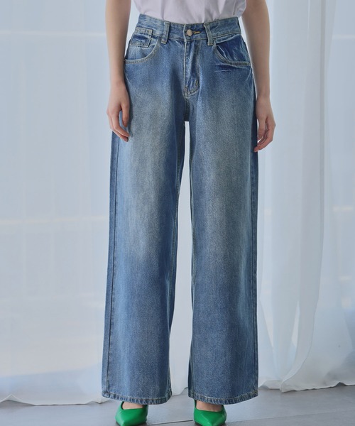 Ampirula(アンピルーラ)の「ウォッシュワイドデニムパンツ(デニムパンツ・レディース・ブルー・L/M/S/XS/2L)」の1枚目の写真