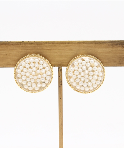 Chico（チコ）の「【who's who Chico】パールサークルイヤリング（イヤリング・レディース・オフホワイト/ホワイト・FREE）」の2枚目の写真