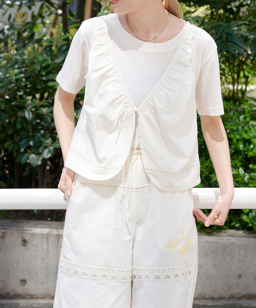 OUTDOOR PRODUCTS(アウトドアプロダクツ)の「2WAYレース×刺繍トップス セットアップ対応(シャツ/ブラウス・レディース・ホワイト・FREE)」の1枚目の写真