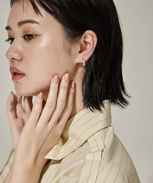 Soierie（ソワリー）の「【Soierie/ソワリー】Drop slim pierce/ドロップスリムピアス（ピアス（両耳用）・レディース・シルバー/ゴールド・FREE）」の3枚目の写真