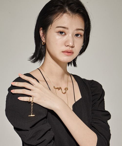 Soierie（ソワリー）の「【Soierie/ソワリー】Drop slim pierce/ドロップスリムピアス（ピアス（両耳用）・レディース・シルバー/ゴールド・FREE）」の6枚目の写真