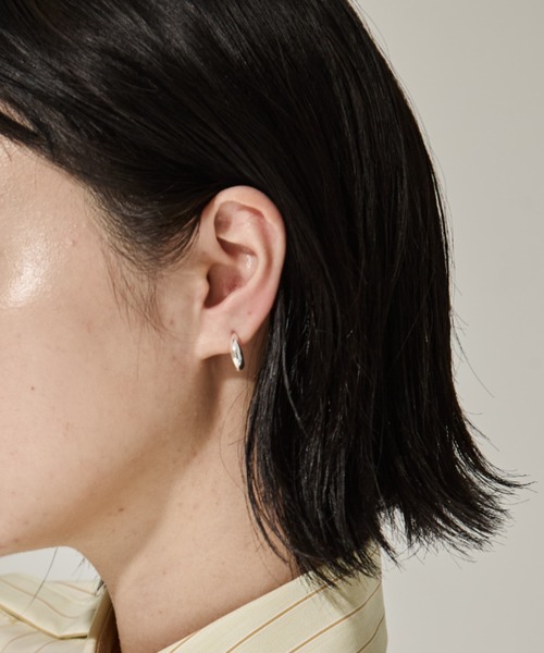 Soierie（ソワリー）の「【Soierie/ソワリー】Drop slim pierce/ドロップスリムピアス（ピアス（両耳用）・レディース・シルバー/ゴールド・FREE）」の8枚目の写真