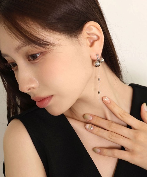CEMONEMO(セモネモ)の「【金属アレルギー対応】 コンビカラー ボリュームボール バックキャッチ スウィングピアス / ステンレスポスト(ピアス(両耳用)・レディース・ゴールド/シルバー・FREE)」の5枚目の写真