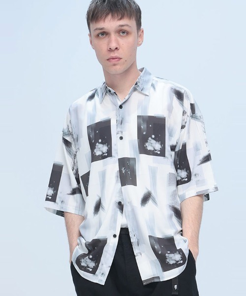 SAKAZEN(サカゼン)の「Naive magic 柄シャツ 半袖 シャツ メンズ モノトーン 花柄(シャツ/ブラウス・メンズ・C/D/E/F/A/B・M/L)」の3枚目の写真