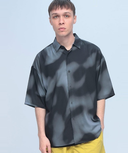 SAKAZEN(サカゼン)の「Naive magic 柄シャツ 半袖 シャツ メンズ モノトーン 花柄(シャツ/ブラウス・メンズ・C/D/E/F/A/B・M/L)」の5枚目の写真