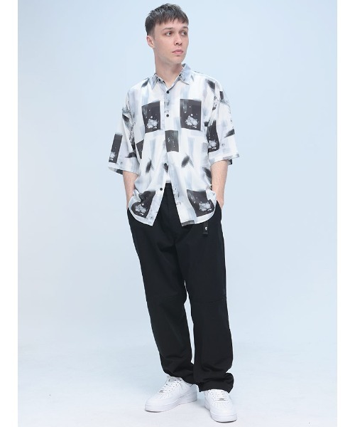 SAKAZEN(サカゼン)の「Naive magic 柄シャツ 半袖 シャツ メンズ モノトーン 花柄(シャツ/ブラウス・メンズ・C/D/E/F/A/B・M/L)」の9枚目の写真