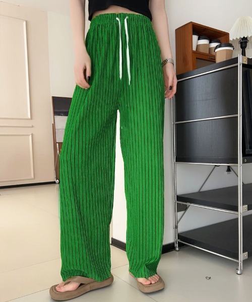 shoppinggo(ショッピングゴー)の「夏服 ワイドパンツ ストライプ(カーゴパンツ・レディース・グリーン/キャメル/ピンク/ブルー/ホワイト/ブラック・FREE)」の4枚目の写真