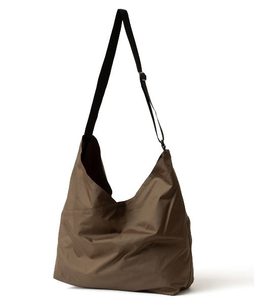 hobo / ホーボー】PACKABLE AZUMA SHOULDER BAG M POLY RIPSTOP