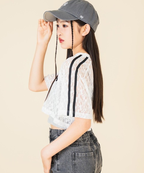 ANAP GiRL(アナップガール)の「ライン入 レース クロップド トップス(Tシャツ/カットソー・キッズ・ブラック/ホワイト・M/S/XS)」の4枚目の写真