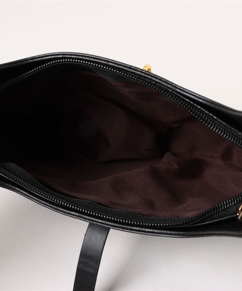 TONE SELECT GOODS（トーンセレクトグッズ）の「urbanfemine./ターンロックデザインショルダーバッグ U7496（ショルダーバッグ・レディース・ブラック/ベージュ/オレンジ/ホワイト/ブラウン/シルバー・FREE）」の9枚目の写真