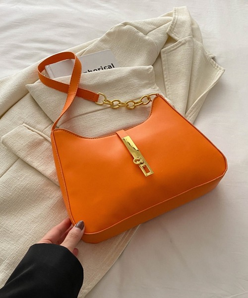 TONE SELECT GOODS（トーンセレクトグッズ）の「urbanfemine./ターンロックデザインショルダーバッグ U7496（ショルダーバッグ・レディース・ブラック/ベージュ/オレンジ/ホワイト/ブラウン/シルバー・FREE）」の15枚目の写真