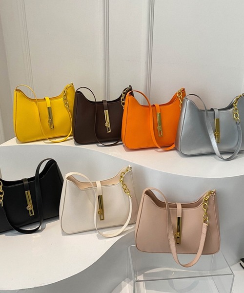 TONE SELECT GOODS（トーンセレクトグッズ）の「urbanfemine./ターンロックデザインショルダーバッグ U7496（ショルダーバッグ・レディース・ブラック/ベージュ/オレンジ/ホワイト/ブラウン/シルバー・FREE）」の17枚目の写真