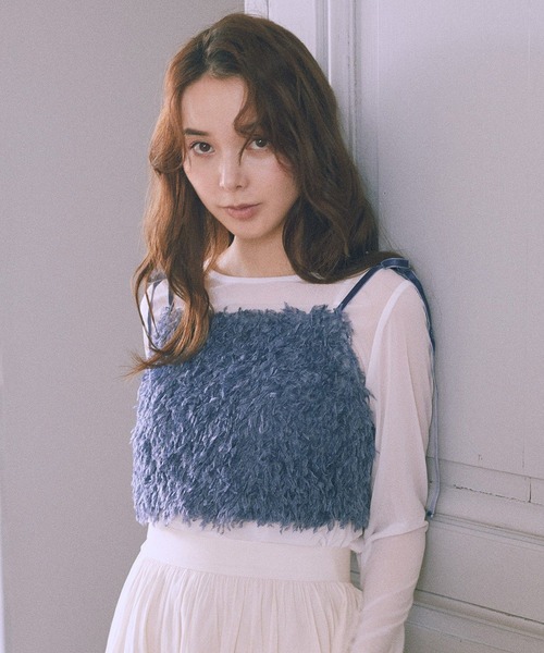 earth music&ecology（アースミュージックアンドエコロジー）の「【WEB限定】ベロアリボンフェザービスチェ（ベスト・レディース・ベージュ/アイボリー/チャコールグレー/ブルー・FREE）」の6枚目の写真